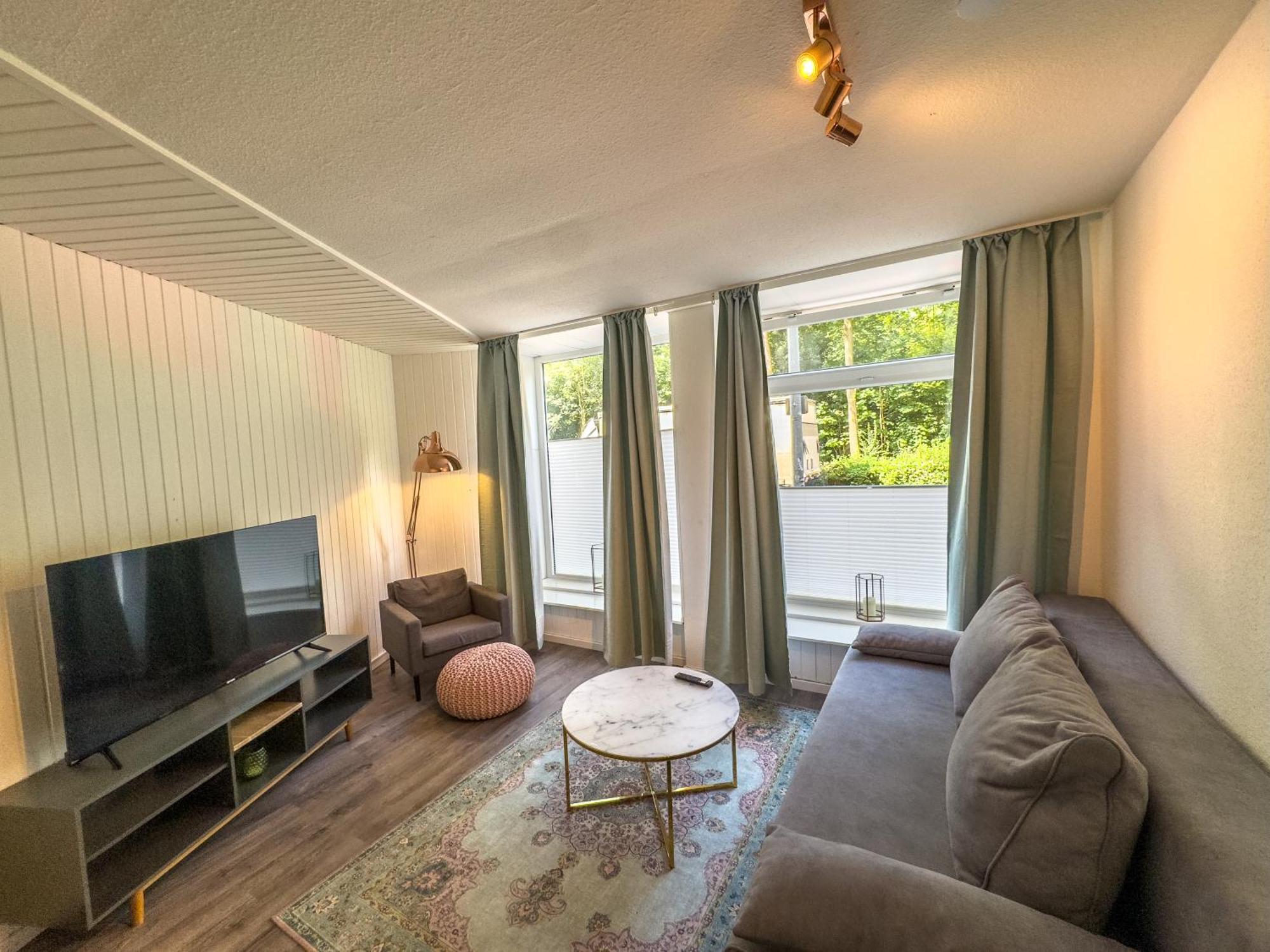 Schoene Wohnung Fuer 4 Gaeste An Der Eilenriede Mit Kostenlosen Parkplaetzen Hanôver Exterior foto